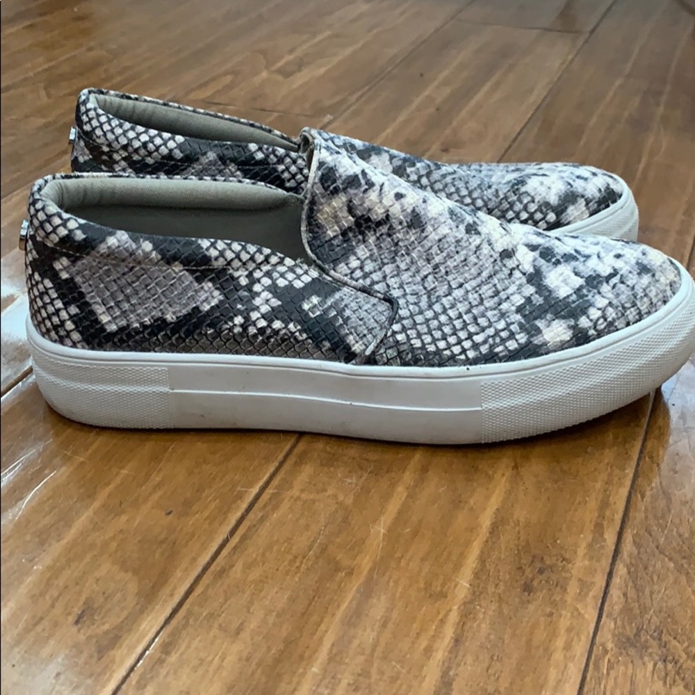 Steve Madden Snake Print Shoes Gem